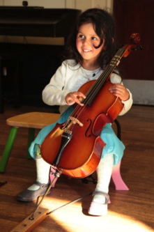 cello klein meisje 221x333